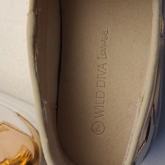 BNWT rose gold metalic flats Sneakerina with white stars Wild Diva - Picture 5 of 7